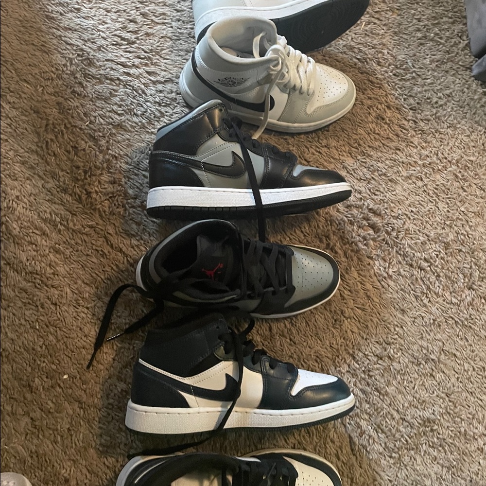 Nike tennis shoes